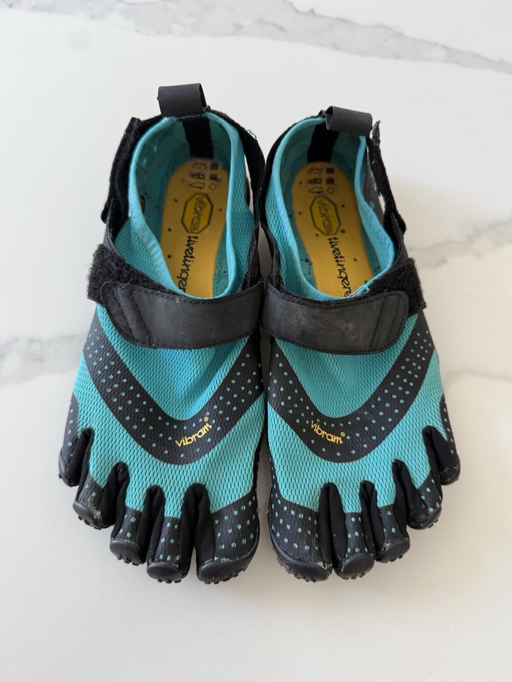 Vibram FiveFingers V-Aqua Toe Shoes Women’s 7 7.5 Hook & Loop Black Blue Low Top